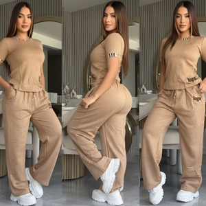 Conjunto Deportivo de Moda para Mujer con Logotipo Personalizado al por Mayor, Conjunto de 2 Piezas, Tops de Manga Corta y Pantalones Anchos para Mujer - Product Image 2