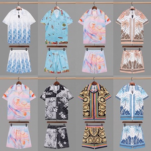 ชุดเสื้อเชิ้ตลายพิมพ์สไตล์เมดิเตอร์เรเนียนสำหรับผู้ชาย ชุดฤดูร้อน ชุดออกงานคลับเรือยอชท์ สีฟ้าอมเขียว ชุด 2 ชิ้น ขายส่ง รับสั่งทำ - Product Image 3