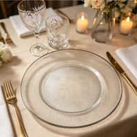 Assiettes de présentation en verre transparent à bord argenté pour mariages, locations pour événements, assiettes décoratives pour banquets et présentations de table