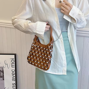Bolsa de Ombro Feminina de Verão com Corrente, Estilo Punk com Rebites Redondos e Design Vazado, para Atacado - Product Image 1