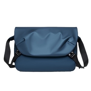 Sac à bandoulière portable PLAYMAX de luxe pour homme, grande capacité, en polyester imperméable, avec fermeture éclair, personnalisable avec logo, style mode nationale - Product Image 5
