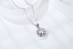 Pendentif de mode en Argent Sterling Catiers avec Moissanite VVS 3ct 2ct 1ct motif Flocon de neige - Product Image 4