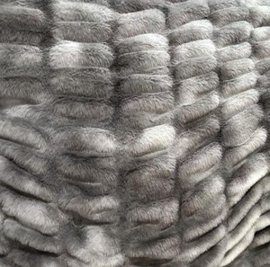 Chăn lông giả thỏ hai mặt, chất liệu lông giả xếp ly sang trọng, mềm mại, có thể đảo mặt, nặng, chất liệu lông chồn, kích thước 60 x 72 inch, màu trắng - Product Image 5