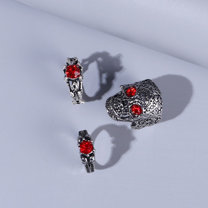 Phóng đại Vòng sọ với mắt đỏ | đường phố Punk kinh dị vòng hợp kim phụ kiện bán buôn | tất cả các trận đấu xu hướng - Product Image 3