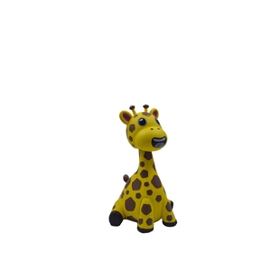 La girafe bobblehead est un animal mignon et ludique, parfait pour votre tableau de bord de voiture, votre bureau ou la décoration de votre maison. - Product Image 2