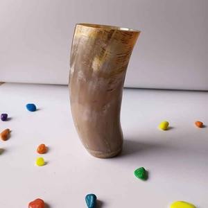 Vaso de Vidrio con Diseño de Cuerno Hecho a Mano de Calidad Premium, Perfecto para Cerveza, Cócteles, Fiestas y Exhibición en Bares, Disponible para la Venta - Product Image 1
