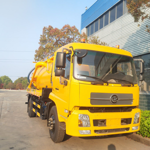 Camion d'aspiration des eaux usées Clw Brand 12000 litres pour le nettoyage et l'élimination des fosses septiques - Product Image 2