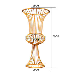 Reloj de arena marco abierto Reversible Pedestal Prop soporte de planta Alambre de Metal dorado en forma de <span class=keywords><strong>trompeta</strong></span> flor centro de mesa soporte para boda - Product Image 1