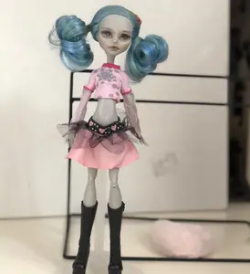 新来的高中怪物布拉兹娃娃服装和怪物娃娃服装