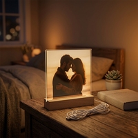 Lampe de nuit en acrylique avec gravure personnalisée, base en bois, alimentation USB, design moderne à intensité variable - Décoration d'intérieur pour la Saint-Valentin