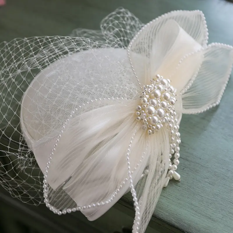 หมวกแต่งงานเจ้าสาวสีขาวผ้าตาข่ายคลุมหน้าหมวกผู้หญิงย้อนยุคงานแต่งงานหญิงสีขาวยุโรปวินเทจหมวกและชุด