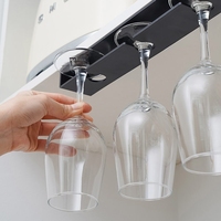 Porte-verre à vin en plastique pour verres à pied sous l'armoire