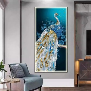 Moderna y Hermosa Decoración de Pared con Diseño de Pavo Real para Sala de Estar o Comedor, Arte LED para el Hogar, Pintura de Porcelana de Cristal Personalizada - Product Image 1