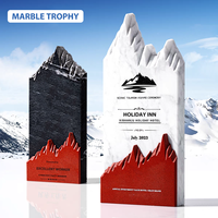 Prix de cristal gravé au laser 3d personnalisé Trophée de marbre de cristal en forme de montagne vierge pour l'anniversaire de l'entreprise