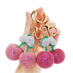 Nuevo Llavero de Moda con Diamantes de Imitación, Diseño de Cereza, Resistente al Agua, Ligero, con Diamantes Grandes para Bolsos y Llaves de Coche para Mujer - Product Image 1