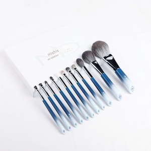 Mitis Butterfly Love of Flower Series, Juego de 11 Brochas de Maquillaje Profesionales Completas con Mango de Madera y Fibra Sintética - Product Image 3