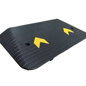 <span class=keywords><strong>Rampe</strong></span> de seuil en caoutchouc améliorée, hauteur de 1 po (25,4 mm), surface texturée antidérapante, pour surfaces en béton, capacité de charge de 33069 lb - Product Image 2