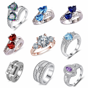 Anello da Donna Trendy a Cuore con Zirconia, Gioiello Romantico Colorato in Cristallo, Fascia alla Moda in Lega, Vendita all'Ingrosso - Product Image 1