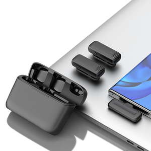 Micrófono inalámbrico con Clip J13 Lavalier, 3 en 1, 2,4G, para estudio de grabación en vivo, con funda de carga para iPhone - Product Image 4