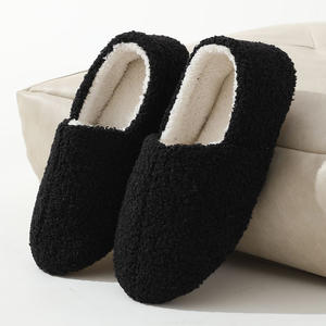 Chaussons d'hiver chauds et respirants pour hommes et femmes, en fausse fourrure, plateforme en coton, à bout fermé, avec caractéristiques de sécurité antidérapantes - Product Image 2