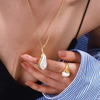 Collier à clous en acier inoxydable plaqué or 18 carats de style vintage avec pendentif en perle d'imitation, accessoire tendance