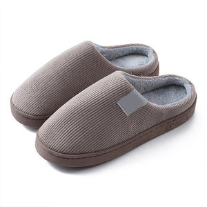 2023 personalizzato più venduto inverno confortevole <span class=keywords><strong>casa</strong></span> cotone suola morbida Indoor il regno unito donne e uomini pantofole da interno - Product Image 4