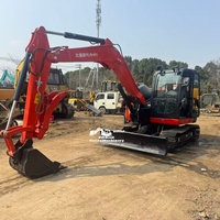 Excavadora de cadenas usada NOVUS KX080 8T con motor y sistema hidráulico confiables, ideal para excavación y demolición en la construcción.