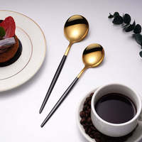 Vente en gros d'argenterie en métal Cuisine 4pcs Thé Café Noir Dessert Couverts en or Cuillère et Fourchette Ensemble de couverts en acier inoxydable 304