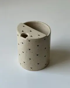 Керамическая кружка с принтом сердца - Product Image 4