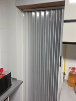 Pintu Lipat Geser Polikarbonat Modern Tahan Air Mudah Dibersihkan untuk Dapur, Gudang, Lorong Dalam Ruangan & Kantor Rumah