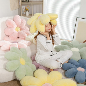 Logo brodé tournesol oreiller peluche pétale coussin pour chambre et bureau chaise décoration jouet et oreiller - Product Image 6