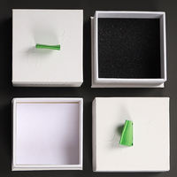 Boîte cadeau rigide blanche avec ruban en satin vert lime et nœud, emballage en papier de luxe gaufré, OEM, marque privée, vente en gros, logo personnalisé