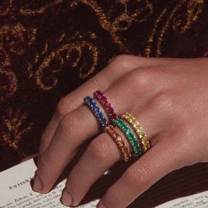 แหวนเพชรหลากสีสันหรูหราสำหรับผู้หญิง ดีไซน์เฉพาะตัว เงินแท้ 925 ขนาด 5 มม. สีแดง เขียว เหลือง แบบ 4 กรงเล็บ - Product Image 3