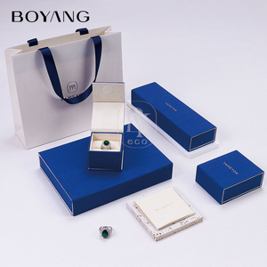Boîte à bijoux personnalisée Boyang, forme de livre à fermeture magnétique bleue, avec pendentif anneau - Product Image 1