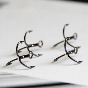 Amo <span class=keywords><strong>da</strong></span> <span class=keywords><strong>Pesca</strong></span> Triplo in Lega di Titanio Giapponese Rivestito in Nero ad Alta Resistenza per la <span class=keywords><strong>Pesca</strong></span> di Spigole e Lucci con Esche Artificiali - Product Image 2