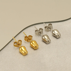 Boucles d'oreilles Huggie en acier inoxydable plaqué or 18 carats imperméables BM pour femmes Style de <span class=keywords><strong>goujon</strong></span> à la mode avec pierre principale en Zircon - Product Image 2