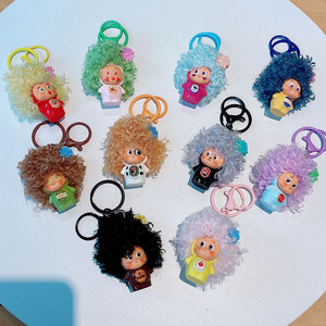 Llavero de muñeca alienígena con pelo afro, dije de resina con peluca, juguete unisex para niños, regalo - Product Image 1