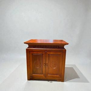 Armoire de culte en bois Singdora haut de gamme, design polyvalent pour le salon ou le sanctuaire domestique, à vendre - Product Image 3