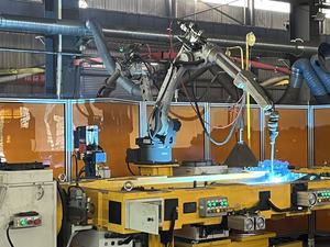 2026 इलेक्ट्रिक एल्यूमीनियम मिश्र धातु टेलीस्कोपिक मैन लिफ्ट डबल कॉलम के साथ 14 मीटर ऊर्ध्वाधर लिफ्ट मंच - Product Image 3