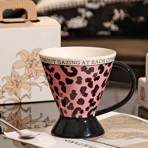 Luxury Pink Leopard Ceramic Coffee Mug Elegant Tea Cup for Women - Product Image 3