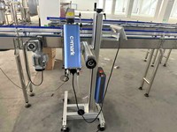Ligne de production complète automatique 3 en 1 pour la fabrication, le lavage, le remplissage et le bouchage d'eau en PET, machine d'embouteillage d'eau minérale pure