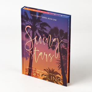 Impresión de Novelas con Acabado UV Localizado, Encuadernación Cosida de Tapa Dura, Edición Especial, Borde Rociado Personalizado, Papel de Arte, Impresión Offset, Logotipo Personalizado - Product Image 1