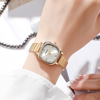 Jam Tangan Wanita Kotak Kecil Berbahan Paduan Logam Warna Emas, Tahan Air, Model Terbaru, Gaya Fashion, Jam Tangan Guangzhou COUSHI, Perdagangan Luar Negeri
