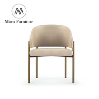 Fauteuil de salle à manger de luxe pour hôtel, en velours beige, dossier incurvé, avec structure en métal laiton, pour appartement, café, mobilier