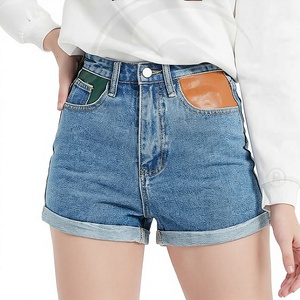 Short en jean confortable pour femme, coupe classique, multi-poches, prix avantageux, différents modèles. - Product Image 1