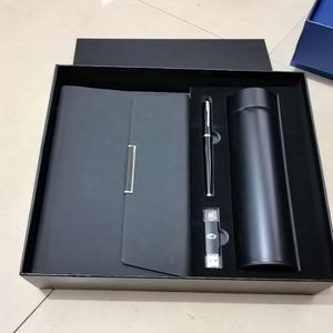 Coffret Cadeau d'Entreprise Personnalisé avec Logo d'Usine : Bouteille Thermos, Carnet, Articles Promotionnels pour Hommes et Femmes - Product Image 1