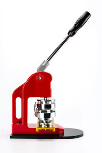 Nouvelle <span class=keywords><strong>machine</strong></span> à badges à broche ronde avec rail coulissant manuel et boutons en aluminium pour la saison commerciale - Product Image 3