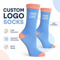 Chaussettes en coton pour femmes à logo personnalisé, faible MOQ, rayées et colorées, pour le quotidien, le bureau, la mode féminine, directement de l'usine