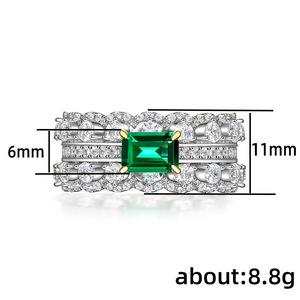 Anello alla Moda a Doppia Fila, Design Minimalista ed Elegante con Pietra Verde, Gioiello da Donna per Uso Quotidiano - Product Image 3