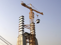 Grue à tour à plateau plat de grande taille de haute qualité 240 tonnes D5200-240 avec une efficacité élevée